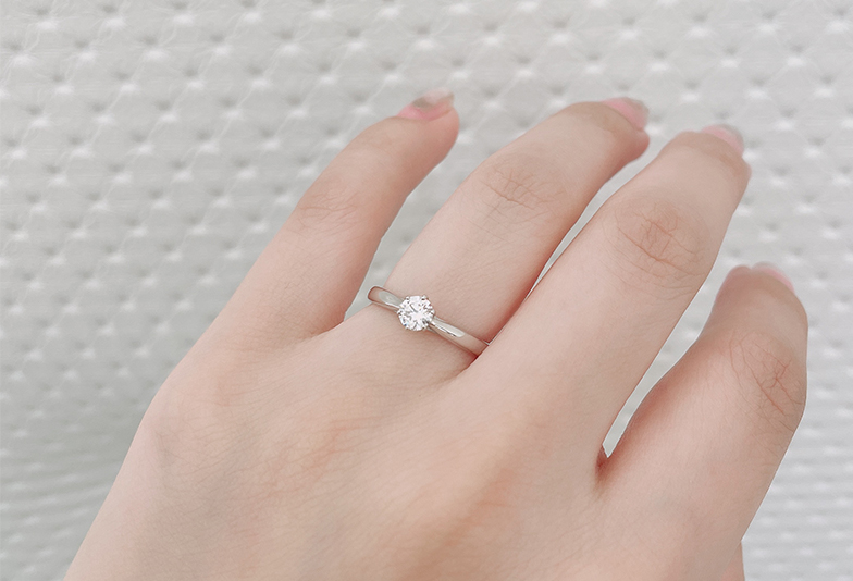 【神奈川県横浜市】プロポーズで贈るなら婚約指輪はシンプルが正解！その理由とおすすめデザイン